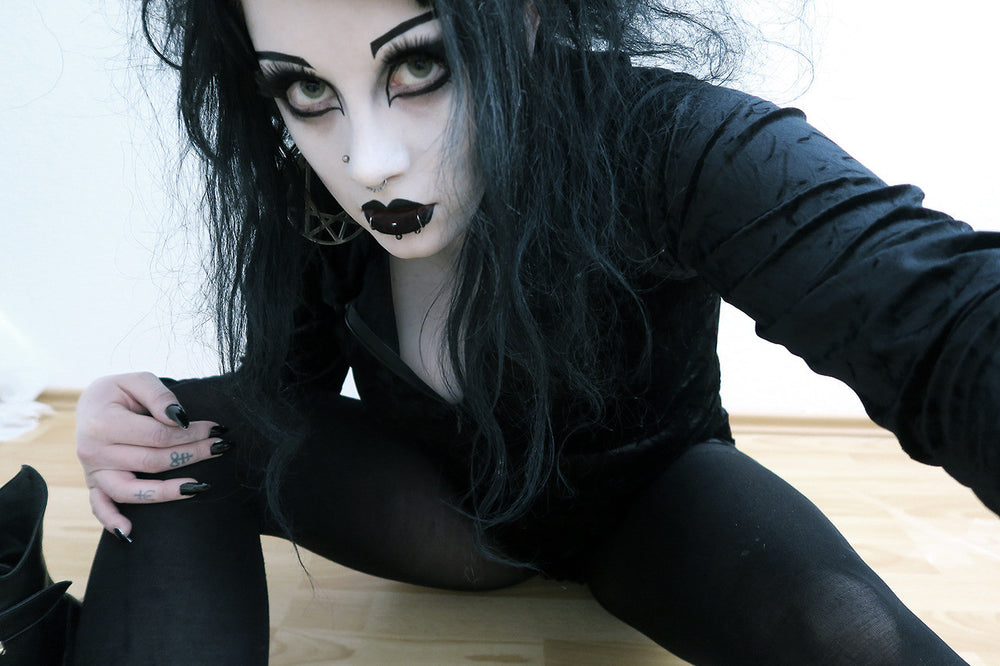 #goth #gothic #gothgoth #selfie #me #dumbface #killstar #tradgoth #derp #creepy #youtuber #blogger #vlogger